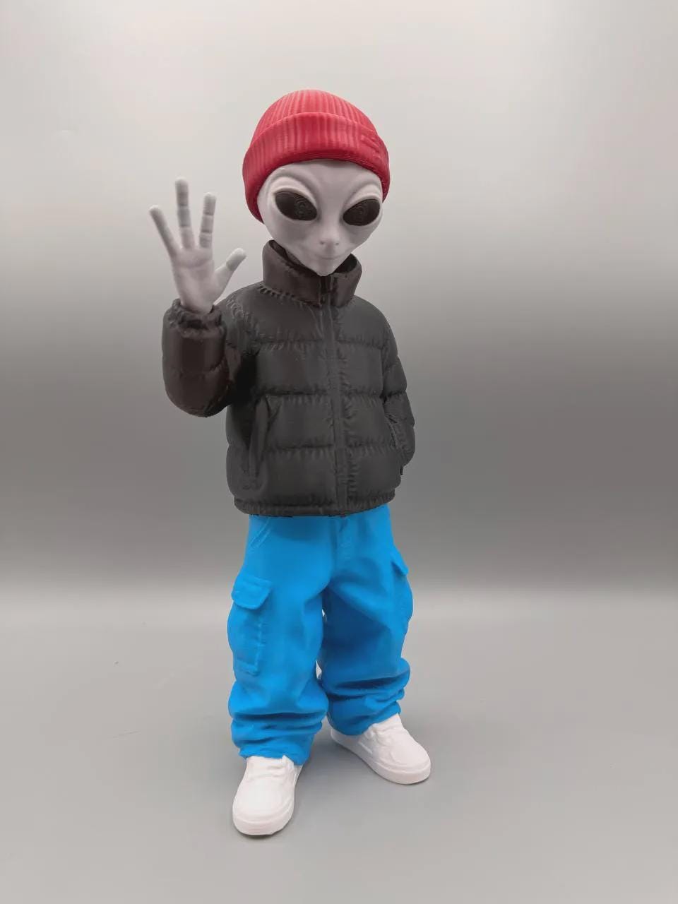 Gray Alien Figurine 3D Printed, Urban Streetwear Alien Desk Decor, Sci-Fi Shelf Collectible