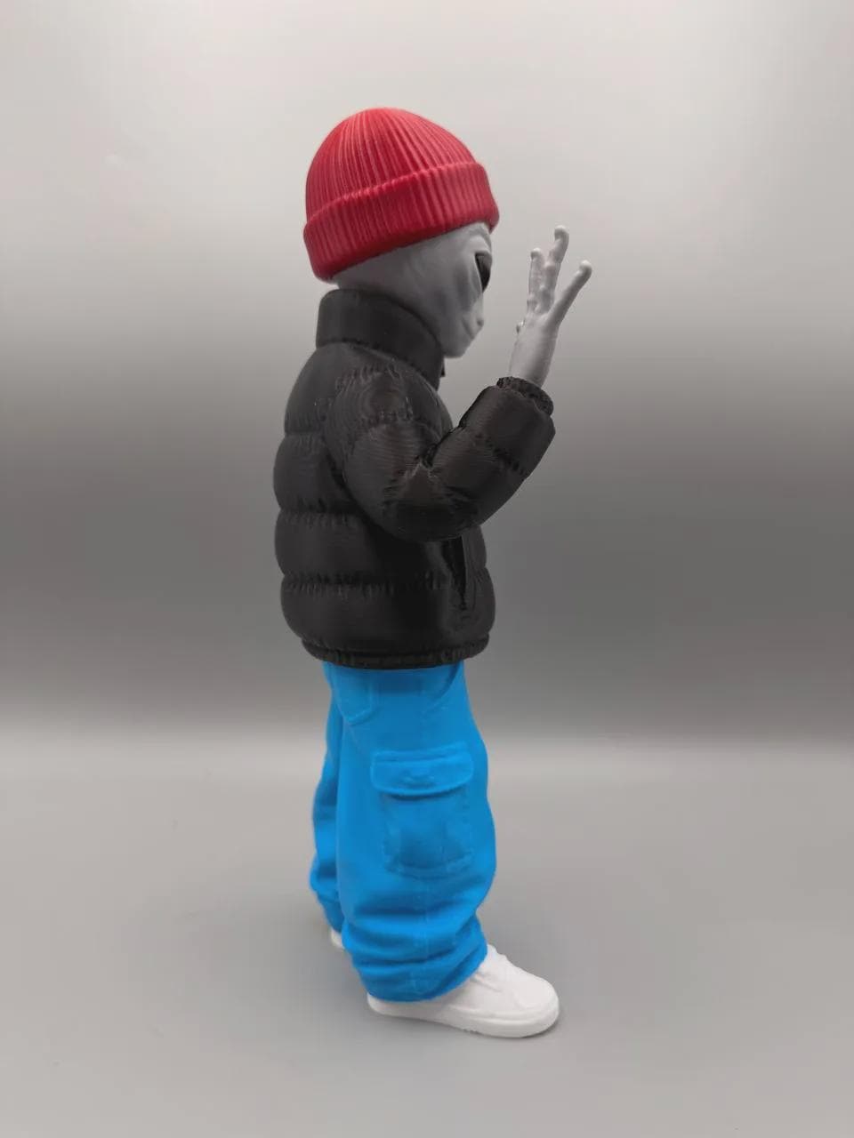 Gray Alien Figurine 3D Printed, Urban Streetwear Alien Desk Decor, Sci-Fi Shelf Collectible