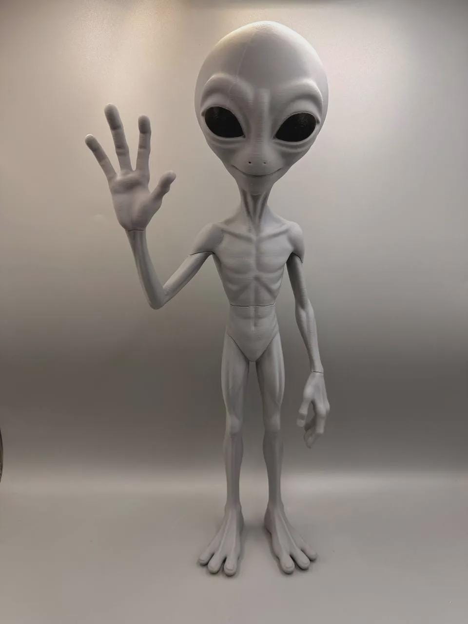 Gray Alien Figurine, 3D Printed Sci-Fi Desk Decor, Classic UFO Extraterrestrial Statue Collectible Gift