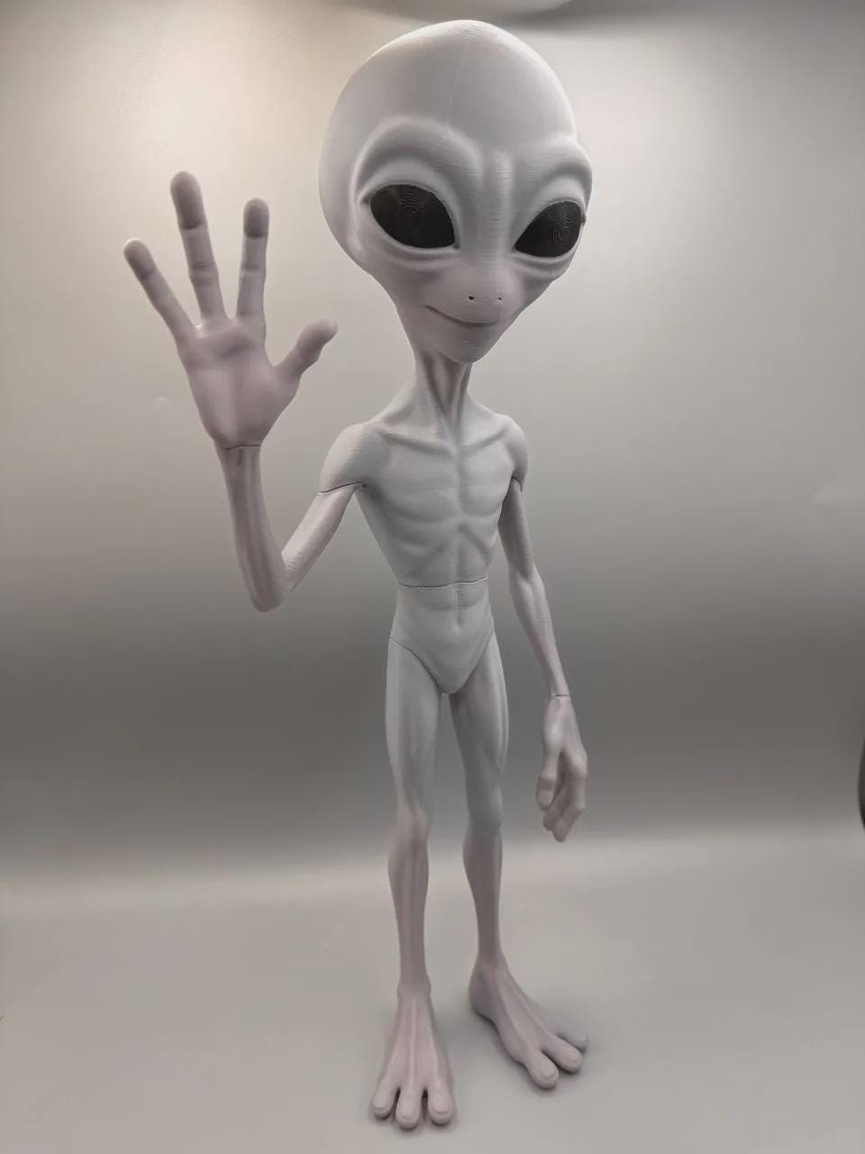 Gray Alien Figurine, 3D Printed Sci-Fi Desk Decor, Classic UFO Extraterrestrial Statue Collectible Gift