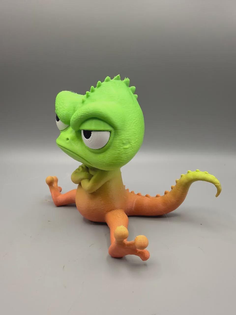 Grumpy Gecko 3D Printed Figurine, Funny Lizard Desk Decor, Reptile Lover Office Shelf Collectible