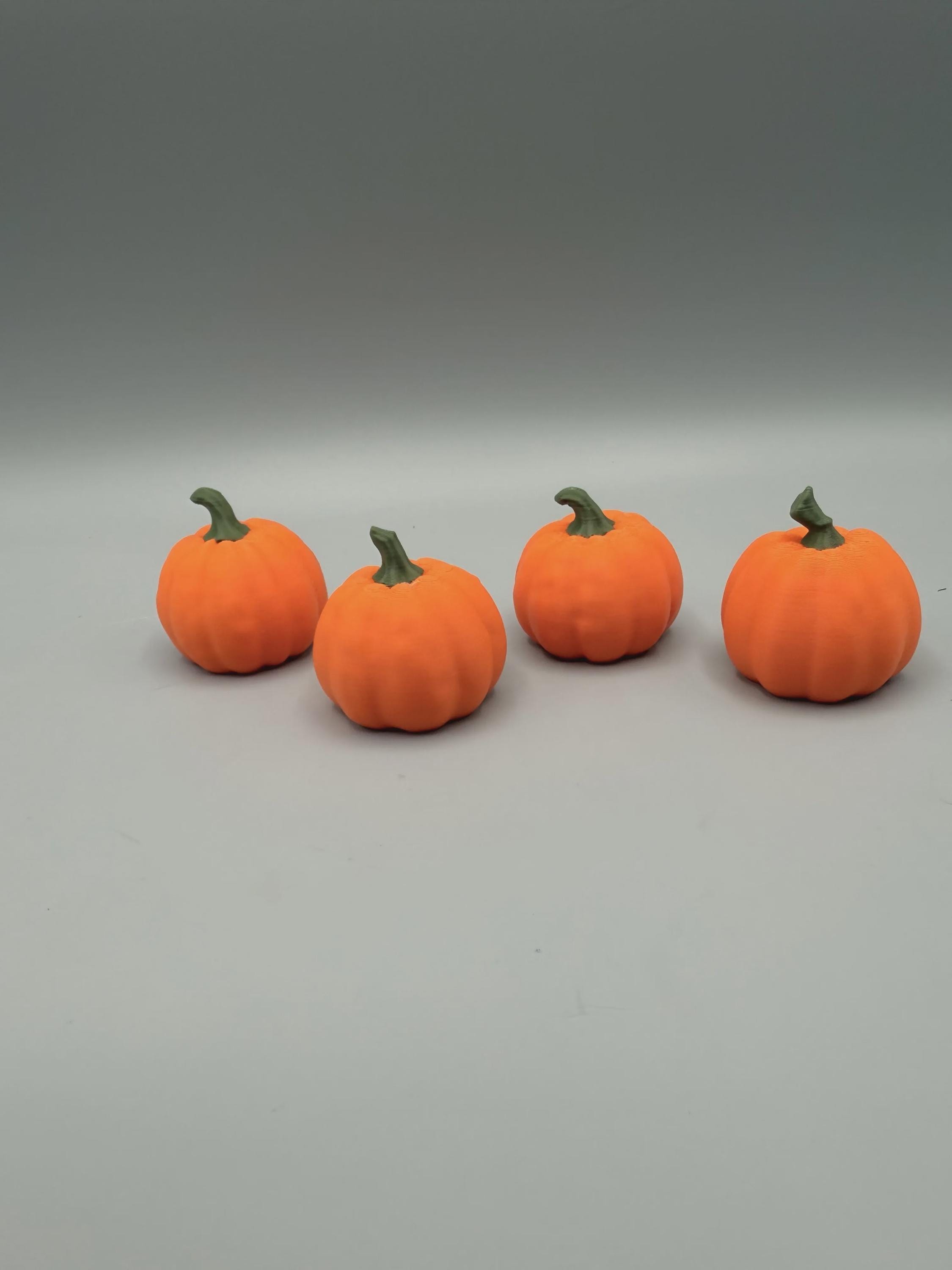 Little Pumpkin Set of 4, Funny 3D Printed Halloween Desk Decor, Mini Pumpkin Figurines