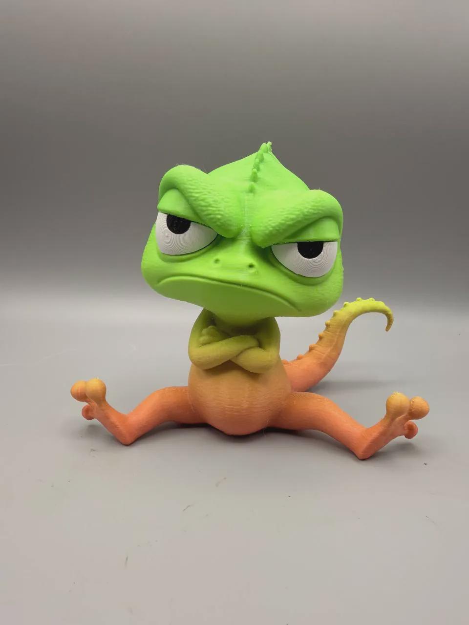 Grumpy Gecko 3D Printed Figurine, Funny Lizard Desk Decor, Reptile Lover Office Shelf Collectible