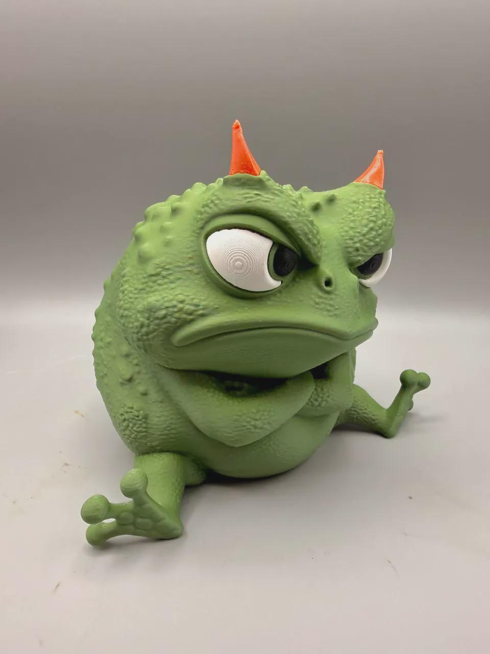Grumpy Horned Frog Figurine, Funny 3D Printed Desk Decor, Green Frog Collectible Novelty Gift