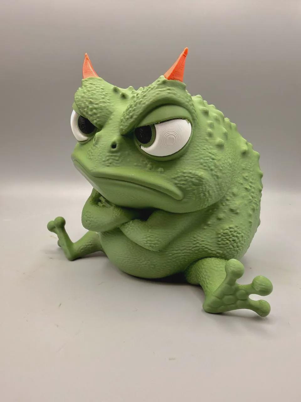 Grumpy Horned Frog Figurine, Funny 3D Printed Desk Decor, Green Frog Collectible Novelty Gift