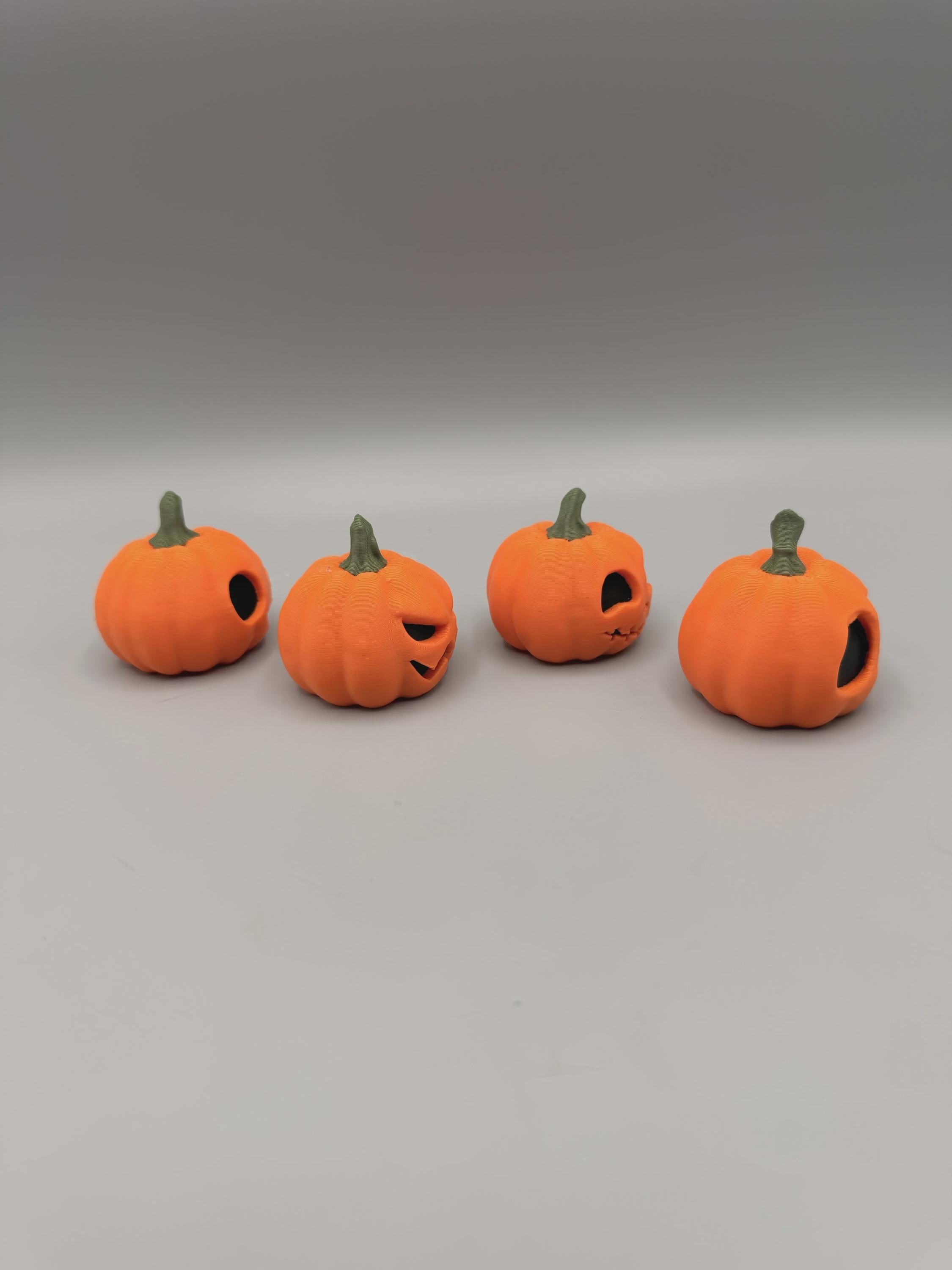 Little Pumpkin Set of 4, Funny 3D Printed Halloween Desk Decor, Mini Pumpkin Figurines