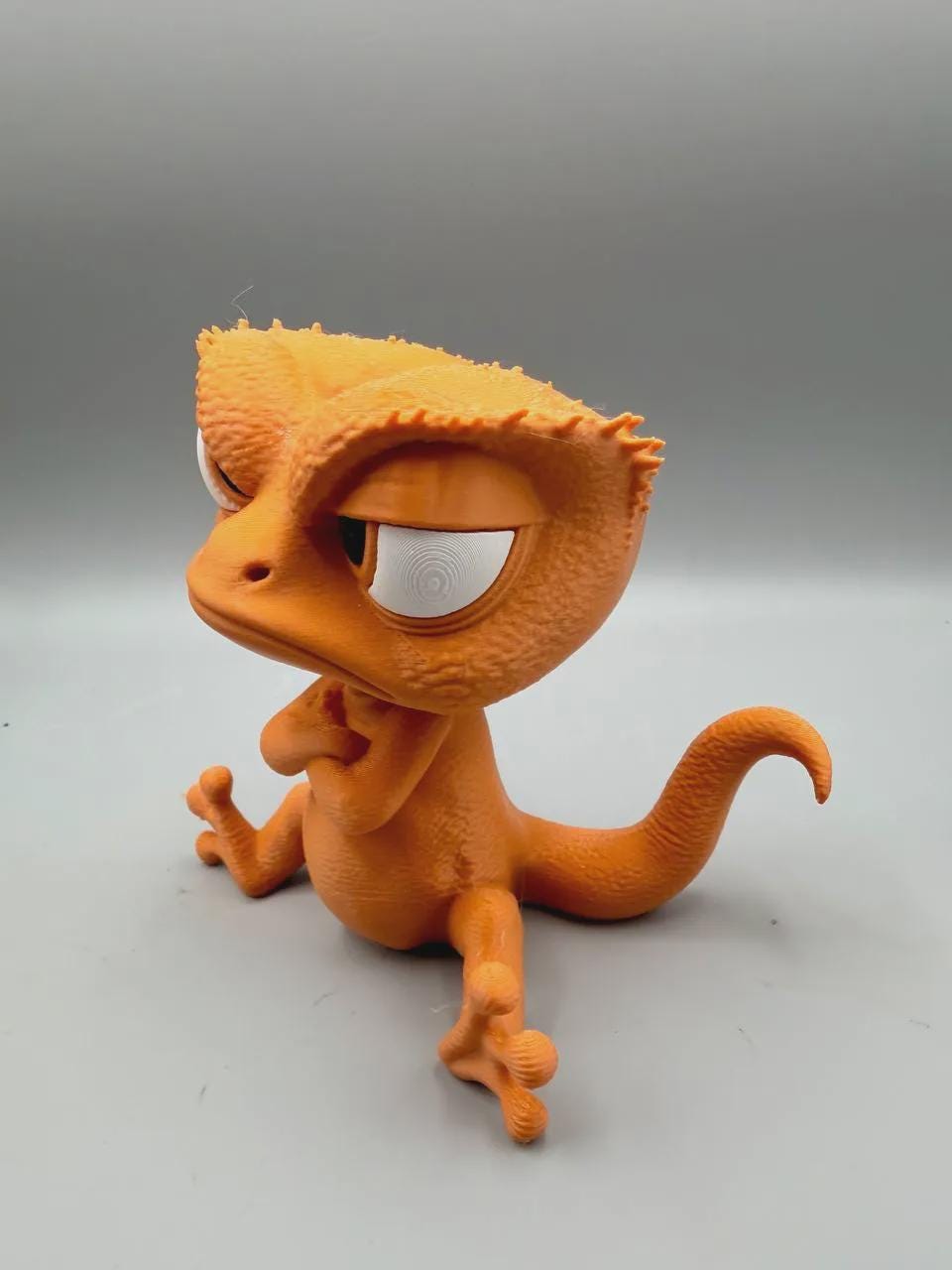 Grumpy Crested Gecko Figurine, Funny 3D Printed Desk Decor, Skeptical Lizard Collectible Gift